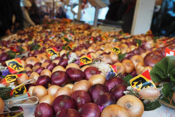 Tout ce que vous devez savoir sur le traditionnel Marché aux oignons de Berne